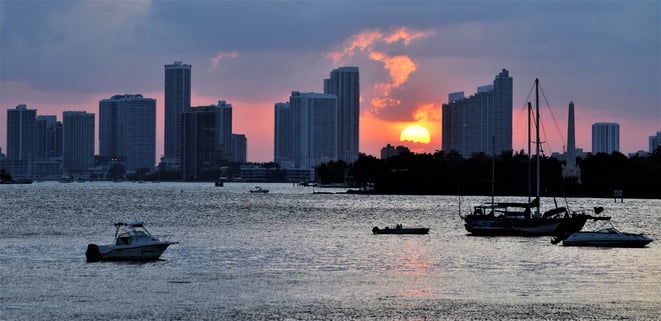 freaky travel, freaky finance, Meer, Skyline, Miami, Sonnenuntergang, Boote