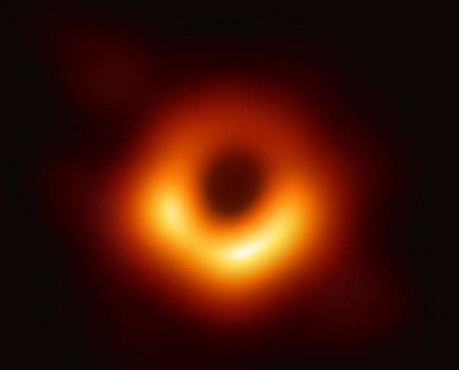 ブラックホールの画像(EHT Collaborationより)