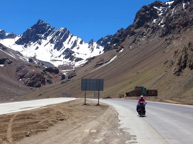 Der Tunnel liegt hinter uns, wir fahren in Chile!