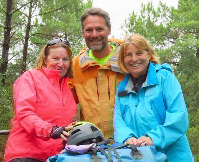 Riesengrosse Überraschung! Kurz vor Biarritz kommt uns Nadia aus Biel entgegen. Wir wussten, dass sie vom Mittelmeer an den Atlantik fahren will, mehr aber nicht.