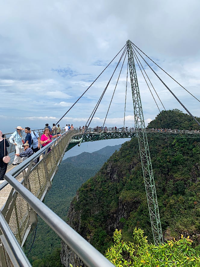 Zieht die Massen an. Die imposante Sky-Bridge auf Pulau Langkawi.