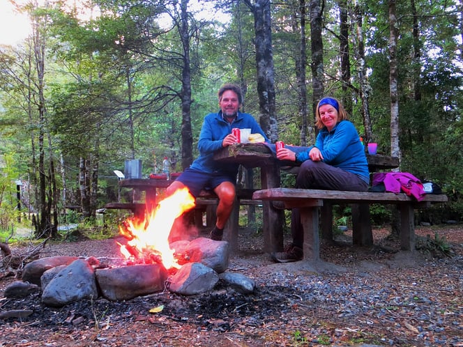 Schönes Wildcamp. Ein wärmendes Feuer gab es lange nicht mehr.