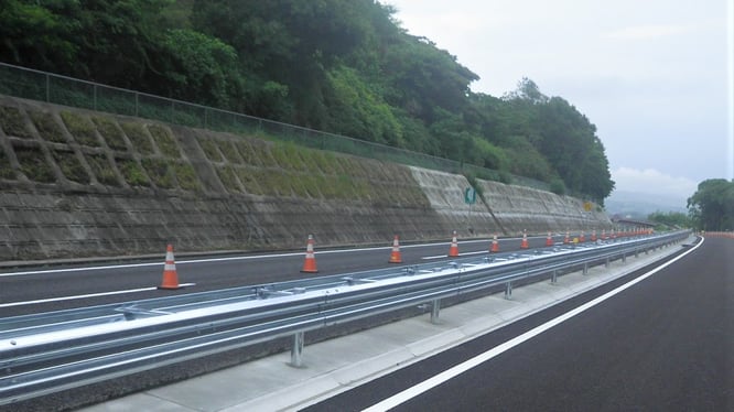 道路付帯設備工事の写真