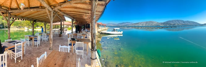 Mit dem Wohnmobil im The Mussel House in Albanien
