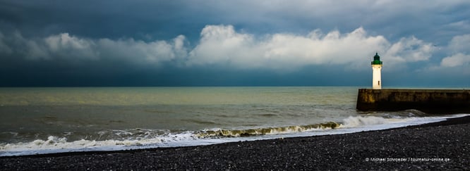 Leuchtturm von Saint-Valery-en-Caux / Normandie mit dem Wohnmobil