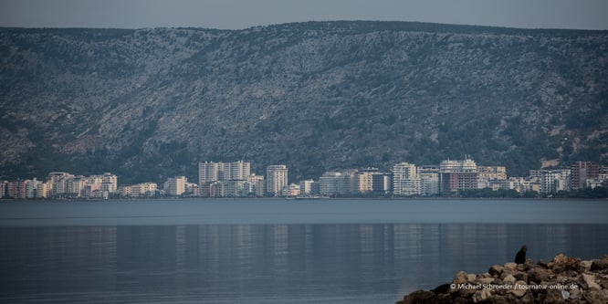 Hotelburgen in der Bucht von Shëngjin
