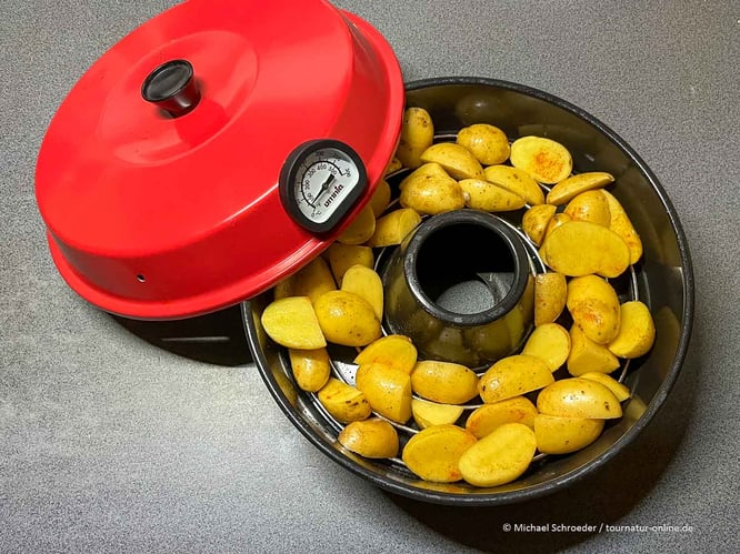 Kochen und Backen im Omnia im Wohnmobil