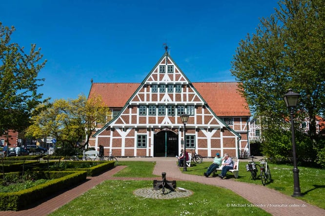 Mit dme Wohnmobil im Alten Land entlang der Elbe