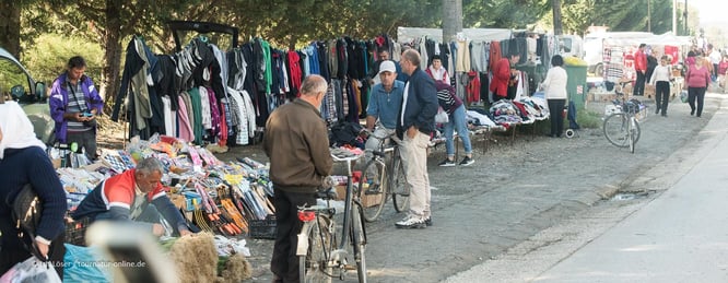 Wohnmobil an der Küste in Albanien