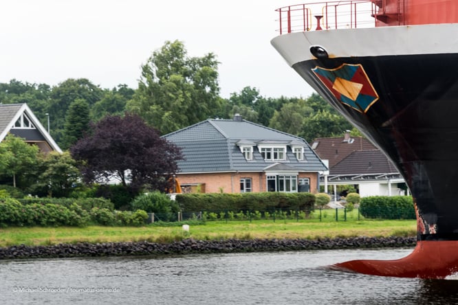 Große Pötte im Nordostseekanal