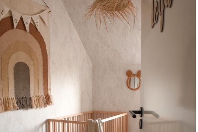 lieve regenboog babykamer inrichting inspiratie met bruine kleuren