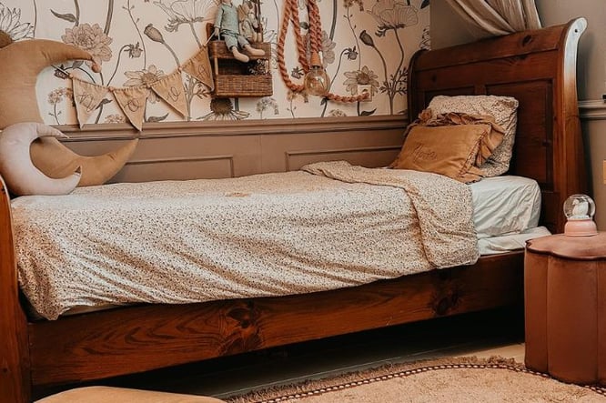 Oud roze kinderkamer voor meisje 7 jaar