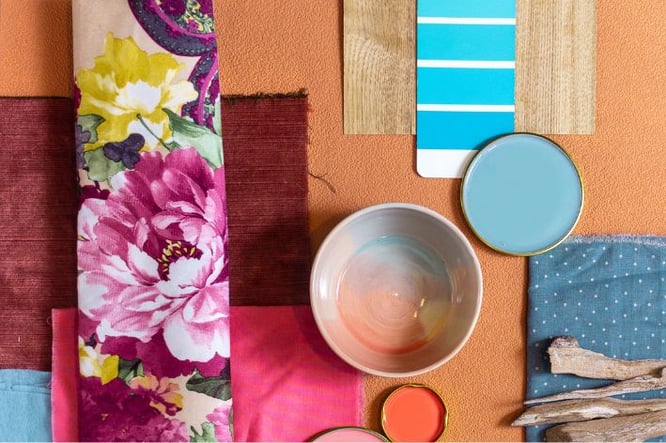 Kleurrijk interieur zien we terug in de interieur kleuren trends 2024