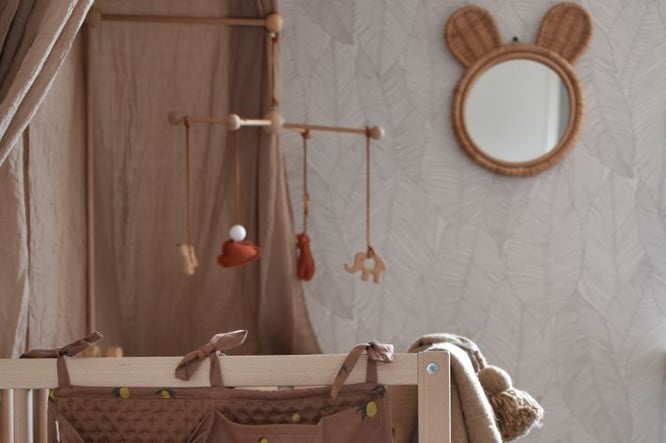 ideeën en inspiratie aardeinten en bruine babykamer
