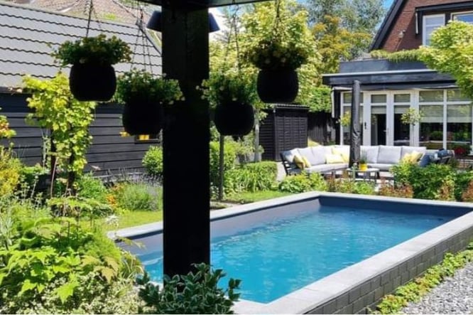 inspiratie modern zwembad in de achtertuin