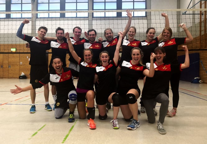 #SchmetterBÄM! Unsere Mixed-Volleyballmannschaft holt sich in ihrer 2. Saison in der BFS Hobbyvolleyball-Liga Essen B den Meistertitel! (Foto: Gött)