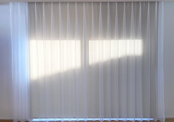 ロールスクリーンとレースカーテンの併用