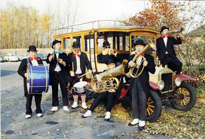 Das Katastrophen Orchester der Prinzengarde sah nur lustig aus - hörte sich aber grausam an