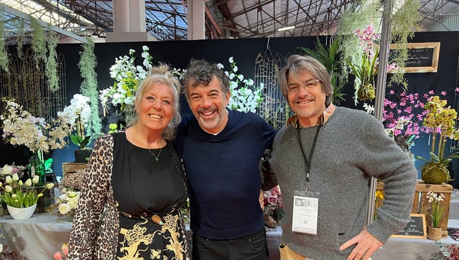 Salon Piscine et Jardin Marselle Mars 2023 ... Stéphane Plaza , bluffé une 2ème fois par nos fleurs intemporelles !