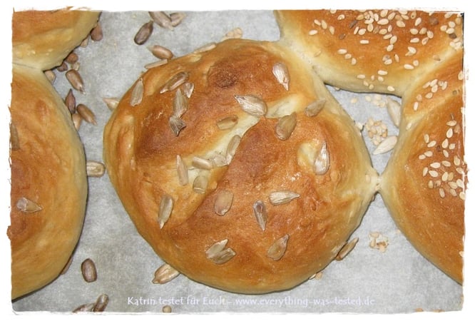 Süße Dinkelbrötchen mit Sonnenblumenkernen
