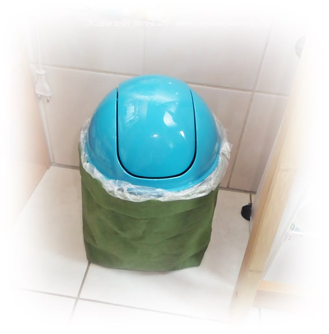 Mülleimertarnung :) im Bad