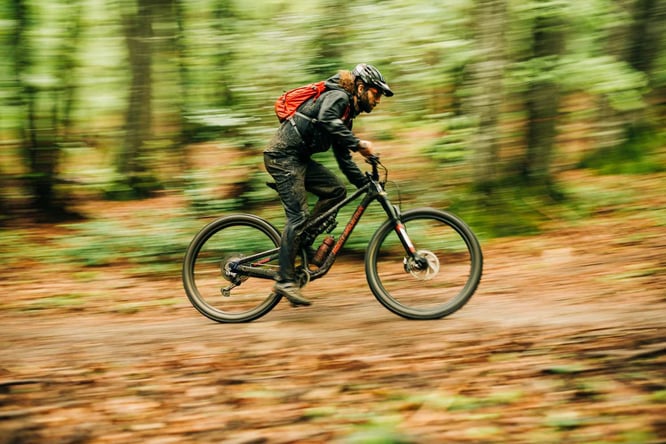 Schick über jeden Trail mit der neuen Gorewear-Kollektion.