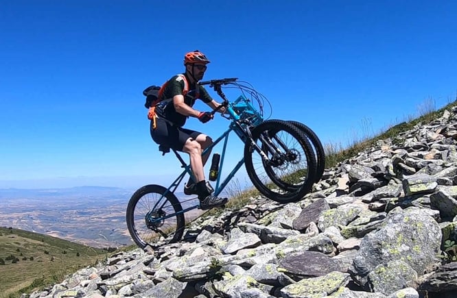 Das 3x3-Bike von Ascendu ist für jeden Anstieg zu haben. 