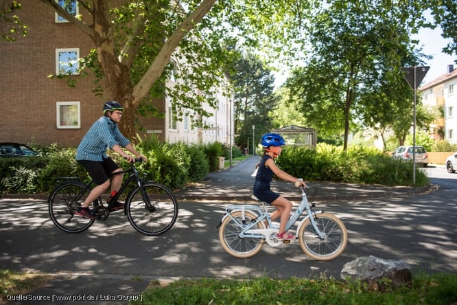 Damit Kinder mehr Rad fahren, sind Eltern als Vorbilder gefordert.