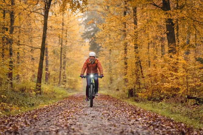 Regelmäßig zu jeder Jahreszeit auf zwei Rädern unterwegs zu sein, schafft nicht nur gute Laune, sondern bedeutet auch zwei Krankheitstage weniger pro Jahr. ©Bosch-ebike.com