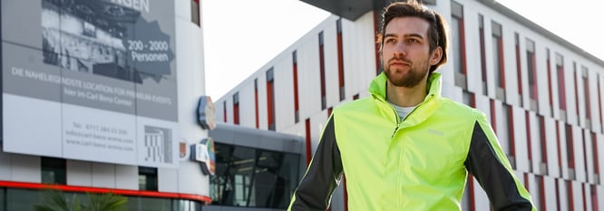 Charakteristisch für PRO-X elements Wetterschutzbekleidung ist die absolute Wasserdichtigkeit.