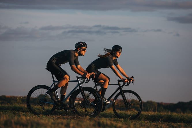 Geschwindigkeit und Komfort kombiniert in einem leichten und wendigen Stahlrahmen ©8bar