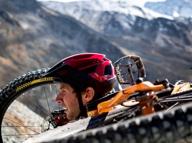 Bluegrass Rogue Core Mips MTB Enduro Helm Vincent Tupin und Kevin Miquel