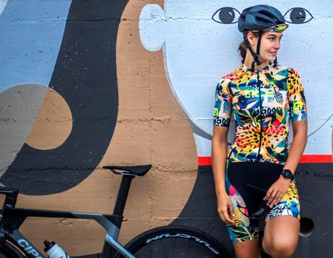 Alé präsentiert die Frauen Frühjahr-Sommer Kollektion 2022. Auf alecycling.com und in den renommiertesten Fachgeschäften Europas erhältlich.