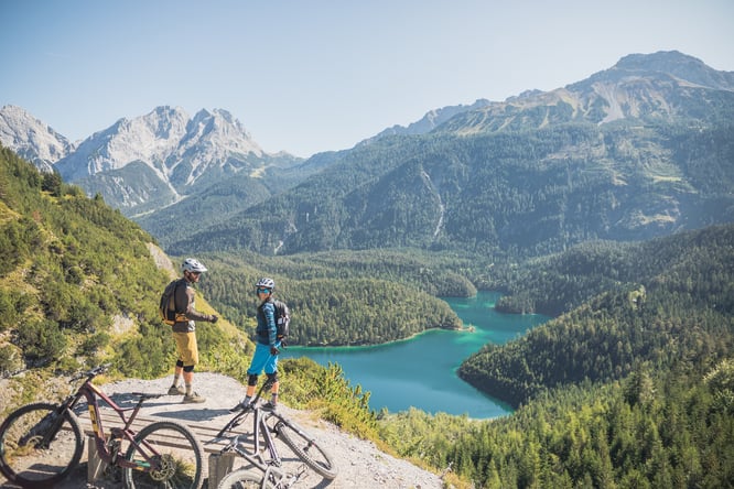 Wunderschöne Ausblicke auf dem Blindseetrail ©Tiroler Zugspitz Arena / C. Jorda
