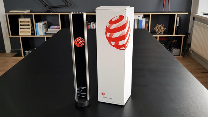 Die Red Dot: Best of the Best Trophäe im Büro von Urwahn Bikes ©Urwahn
