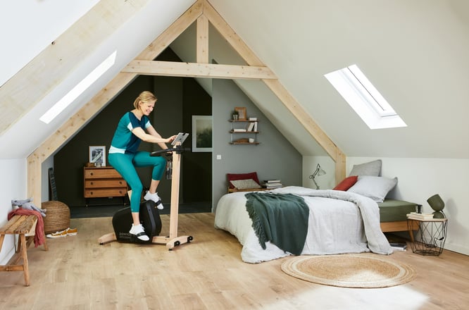 Decathlon Heimtrainer Woodbike im Raum