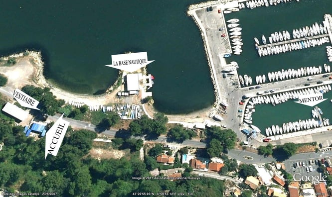 Pour accéder aux installations, prendre la direction du Port des Heures Claires puis suivre les indications ci-dessus.