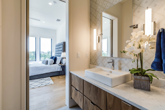 Het gemak van een badkamer en suite 