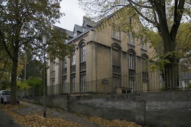 Atelierhaus Alte Schule - Ansicht vom Äbtissinsteig