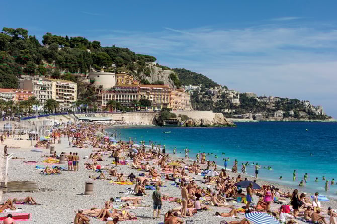 Kiesstrand in Nizza