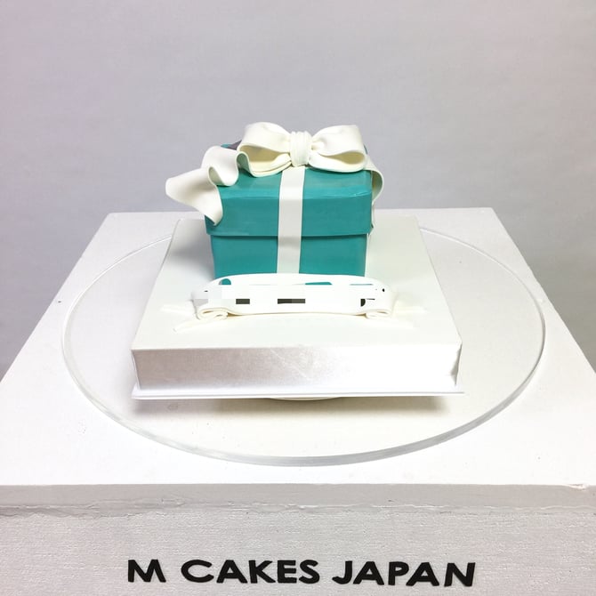 ティファニーボックス型ケーキ