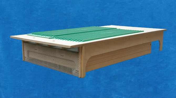 Pollenfalle, die wir bei unserem Schweizerkasten unter dem Volk einschieben.