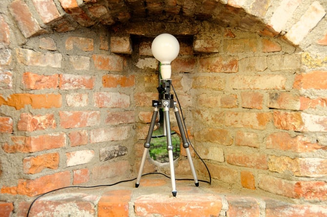 Onkel Edison Tischlampe Minimalist im Bauhaus Stil