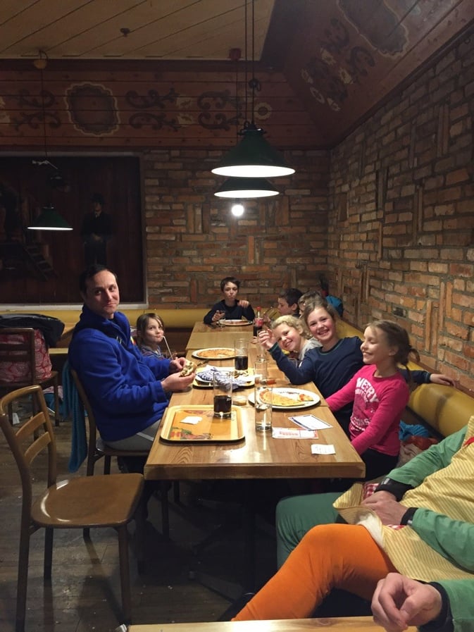 So helfen sich die Vätern, wenn Frauenabend ist...