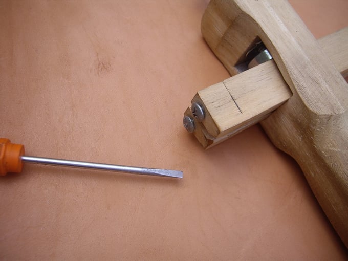 Remplacement des lames du strap cutter