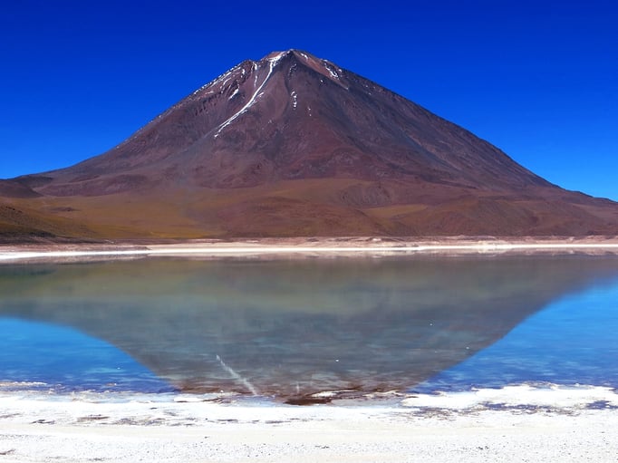 Der wunderschöne Vulkan Licancabur („Berg des Volkes“).