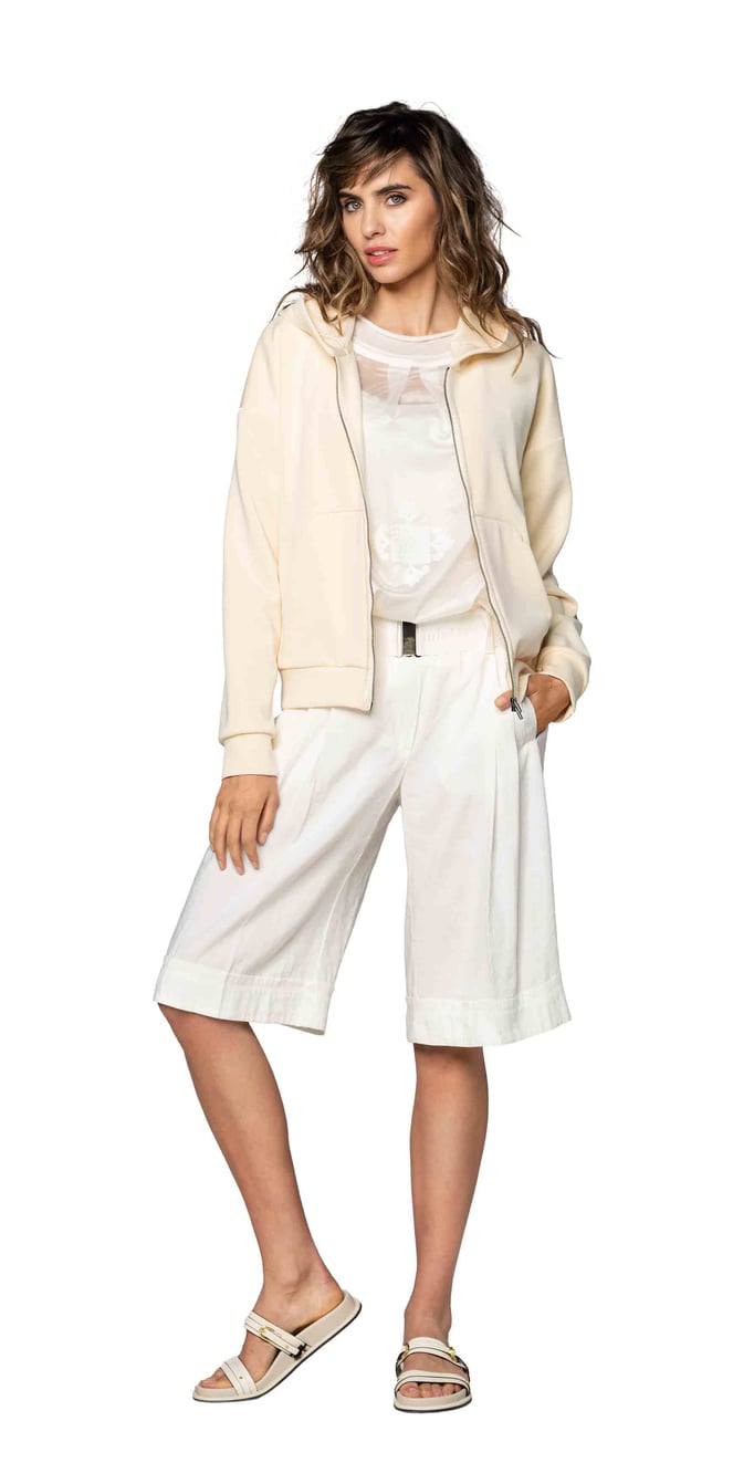 Jacket 339-7, Shirt 306-17, Top 1009-103, Bermuda 344-15