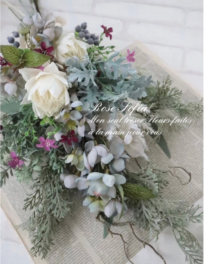 ホワイトプロテアスワッグ 27x60cm(L)￥9,900・(※(M)￥8,400)　