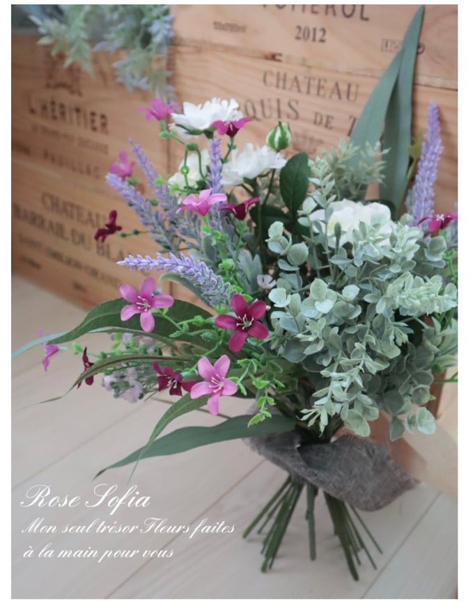 ラベンダーのスパイラルブーケ 30x35cm ￥6,600 (税込)、お花増量タイプ＋￥2,800(税込)