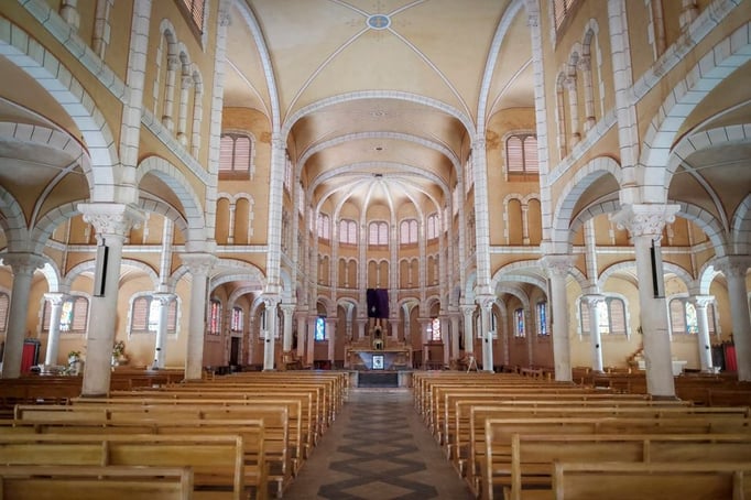 Akono, l'intérieur de l'Eglise Nore Dame des 7 douleurs